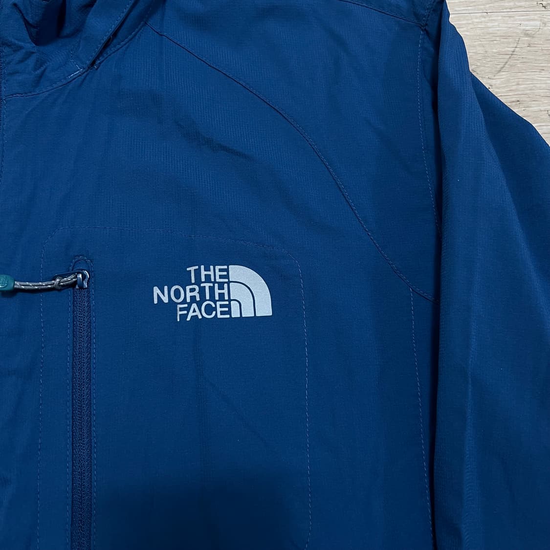 노스페이스 하프돔 로고 바람막이 집업자켓 [톤다운 블루] XL/105 상품이미지4