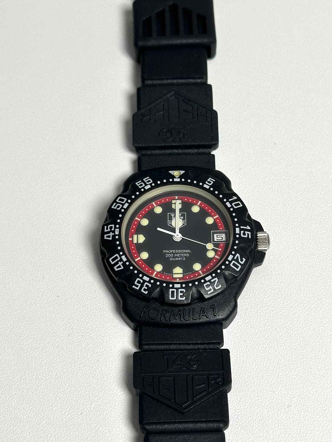 태그호이어 포뮬러1 kith 콜라보 원판 상품이미지3