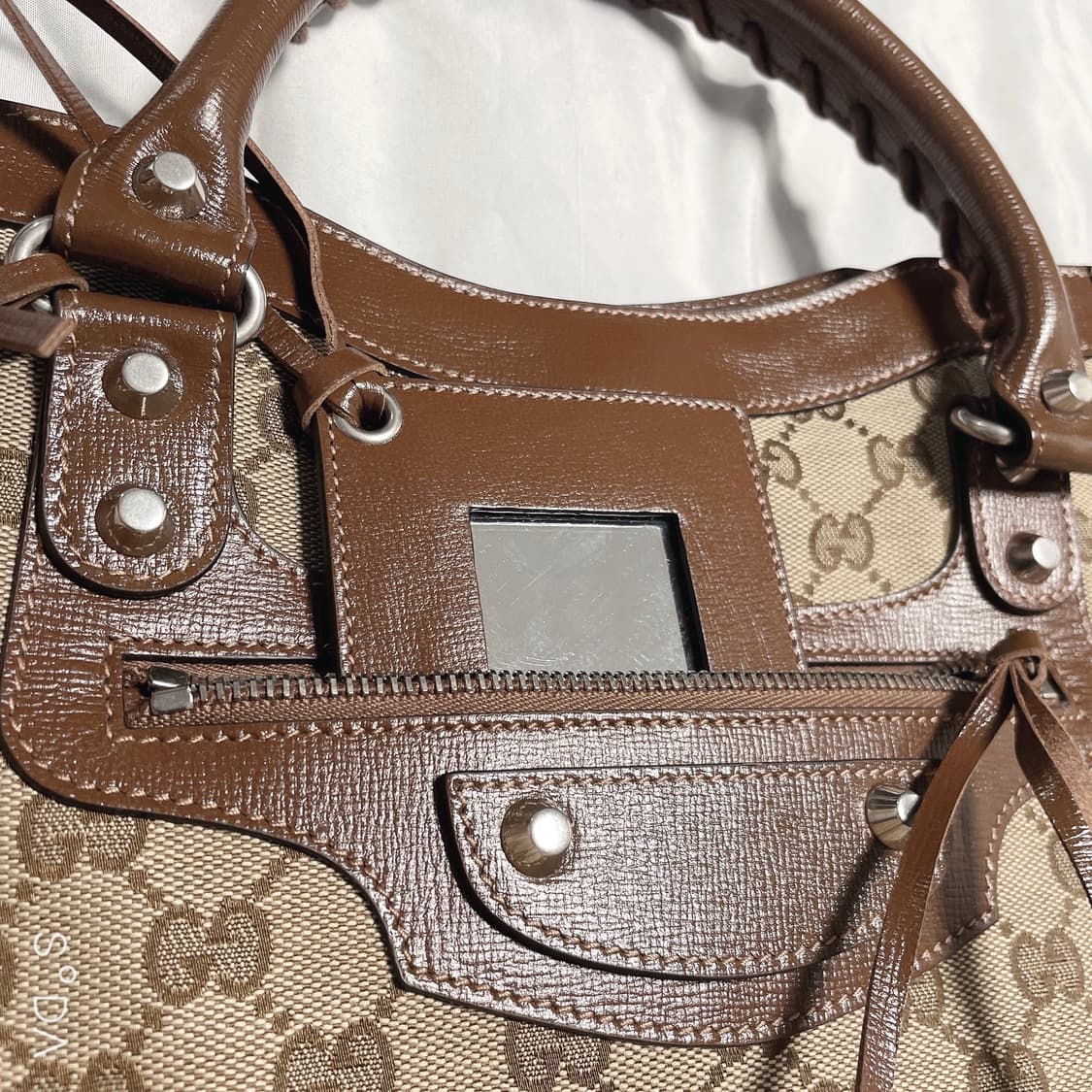 해커프로젝트 구찌x발렌시아가 모터백 상품이미지5