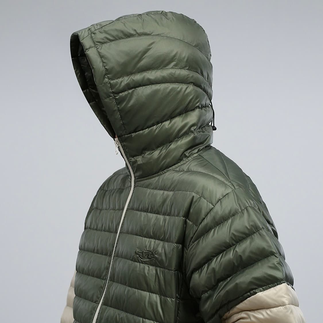 투톤 배색 자수 오버핏 덕다운 경량 점퍼 상품이미지4