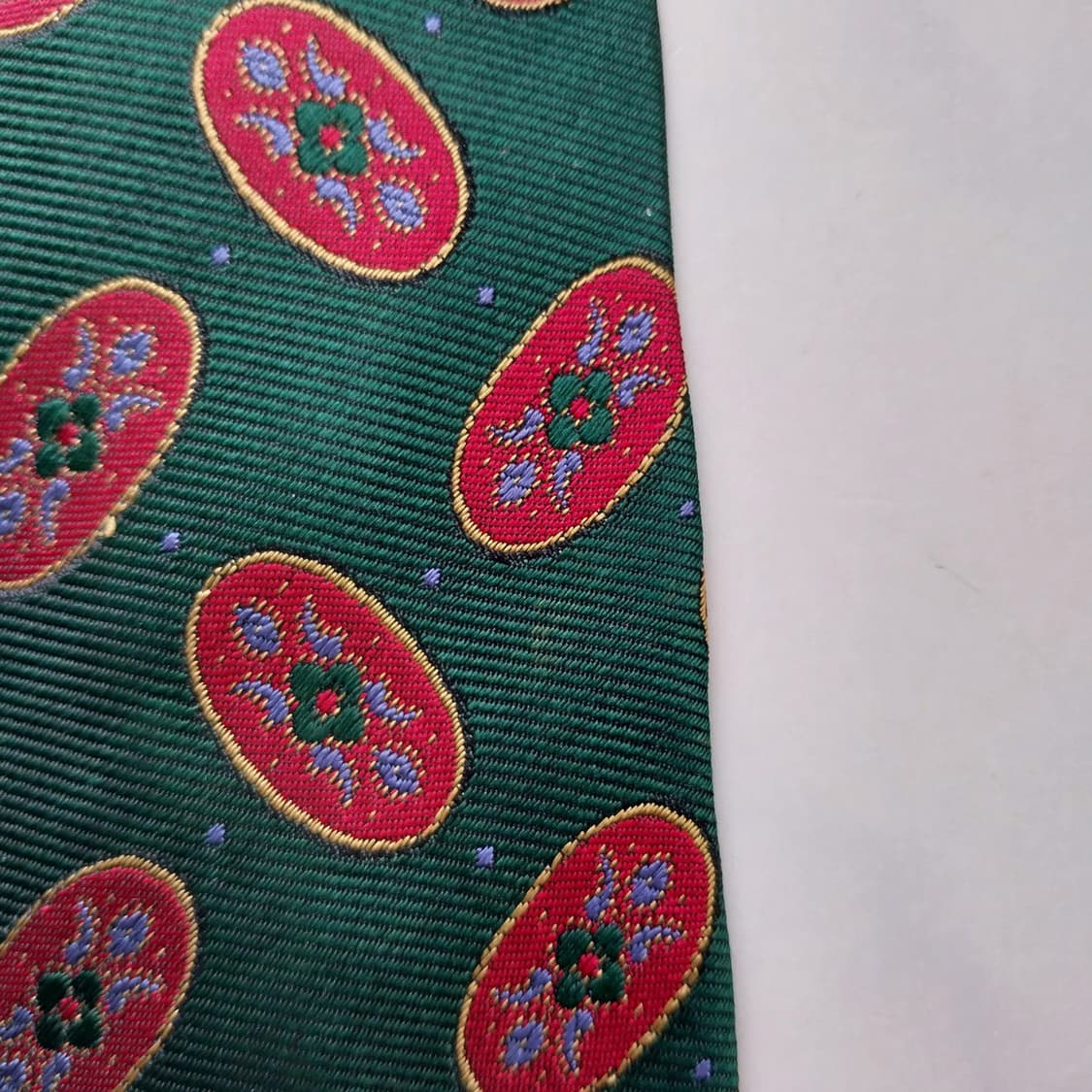 발렌시아가 실크 그린 자카드 패턴 넥타이 9.1cm A등급 K2575
 상품이미지9