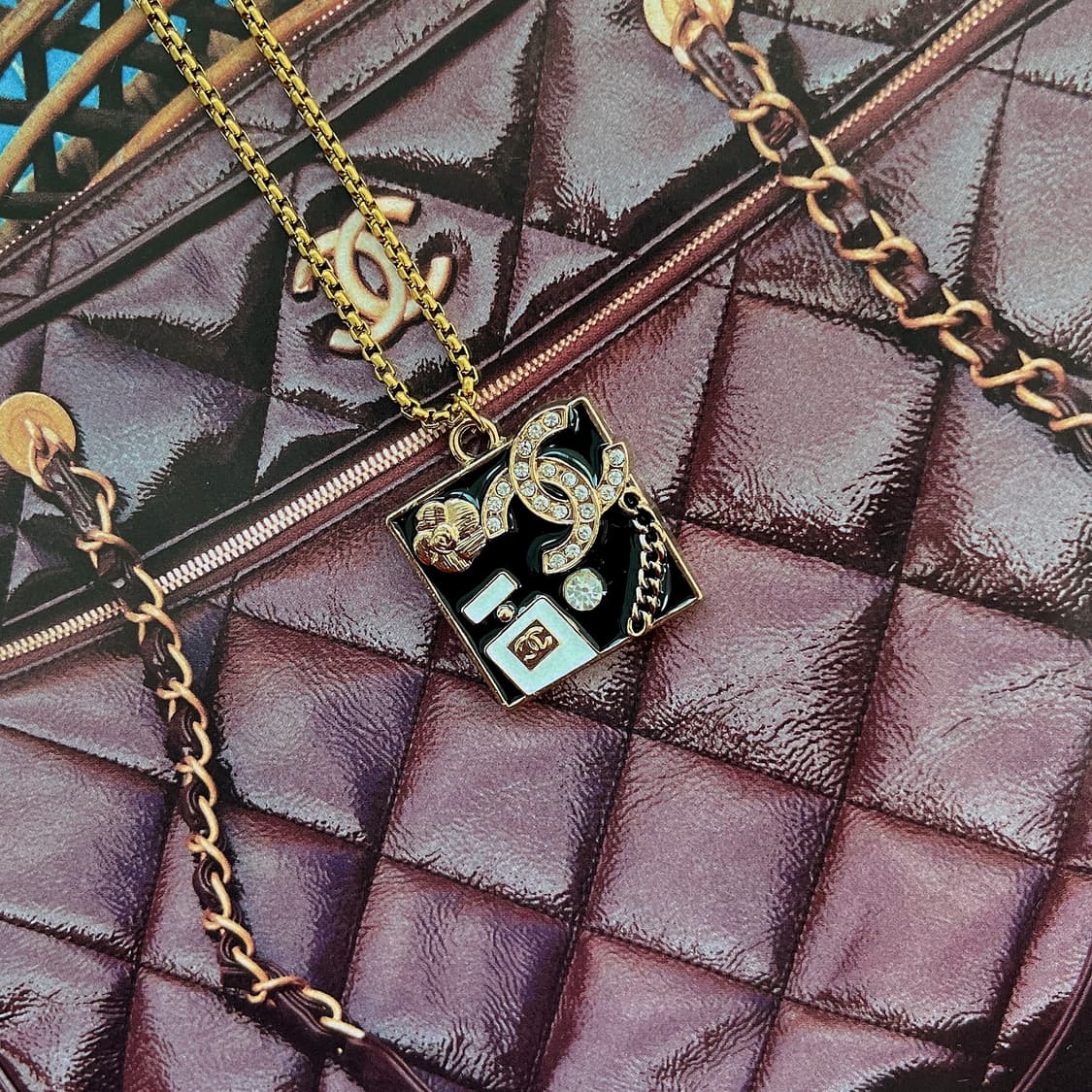 샤넬 스퀘어 시그니처 콜라주 골드 롱 목걸이 상품이미지3
