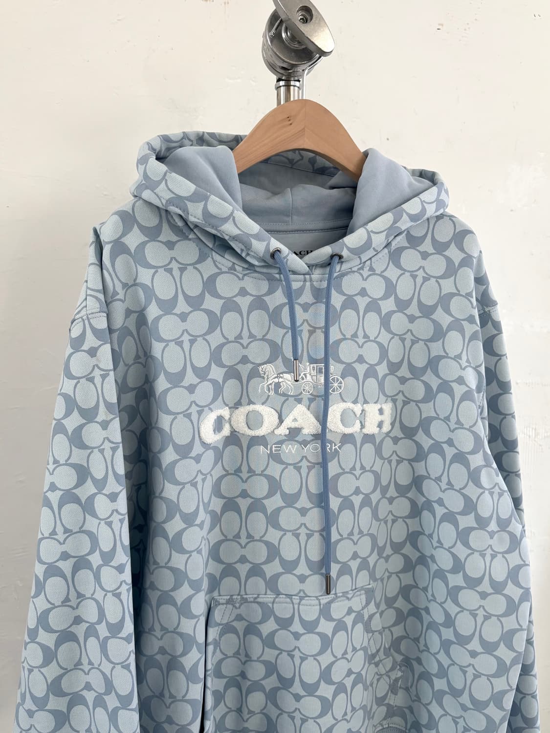 Coach 코치 시그니처 로고 블루 후드티  상품이미지4