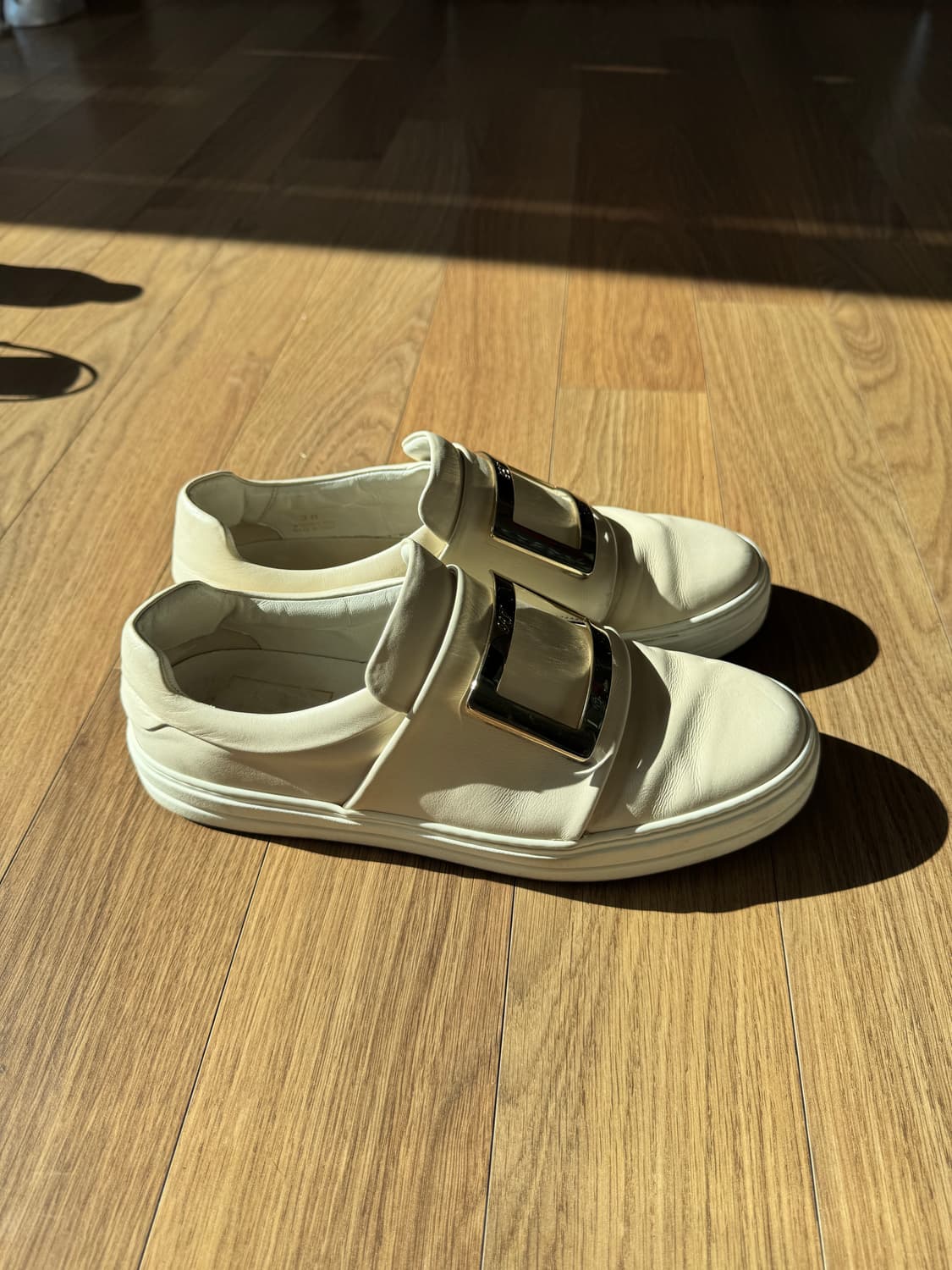 [Roger Vivier] 로저비비에 스니커즈 아이보리 38 상품이미지4