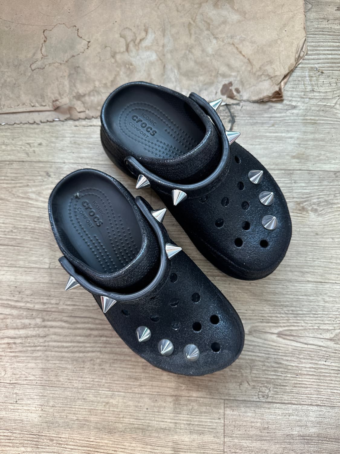 [230] 크록스 베이 글리터 스터드 클로그 상품이미지4