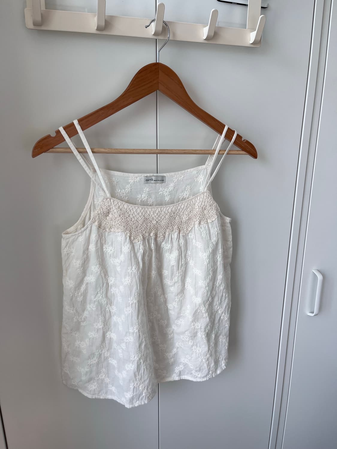 Earth music 얼스뮤직 잔꽃 레이스 슬리브리스 상품이미지7