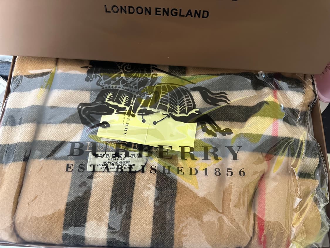 버버리 캐시미어  숄&머플러 클래식 체크남여공용 상품이미지7