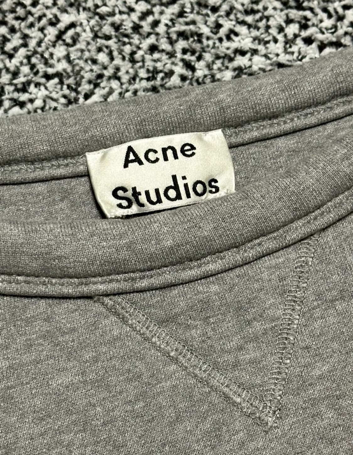 아크네스튜디오 핀트페이스 그레이 XL 상품이미지3