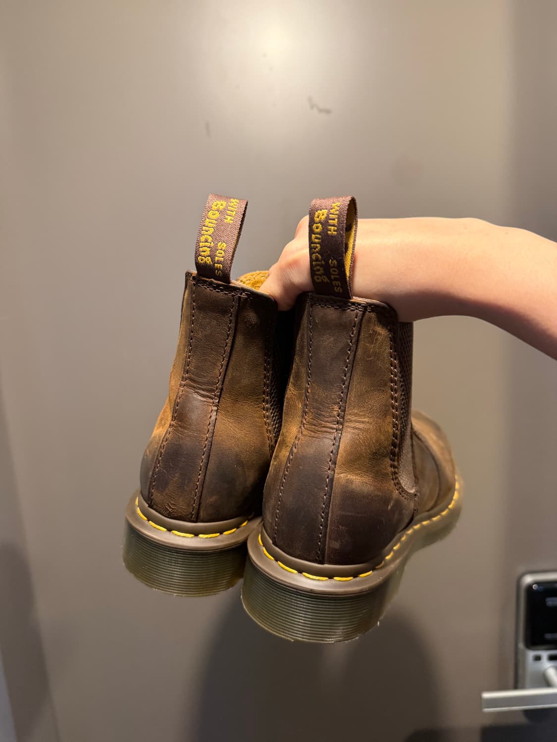 닥터마틴 첼시부츠 크레이지호스 다크브라운 상품이미지5