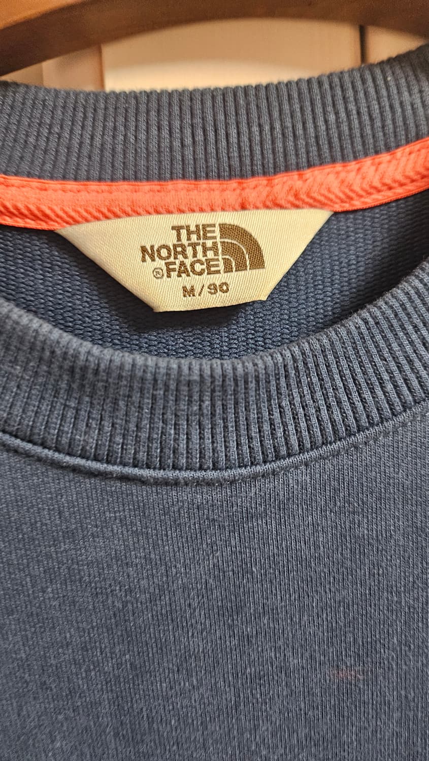 노스페이스 크롭 맨투맨  상품이미지3