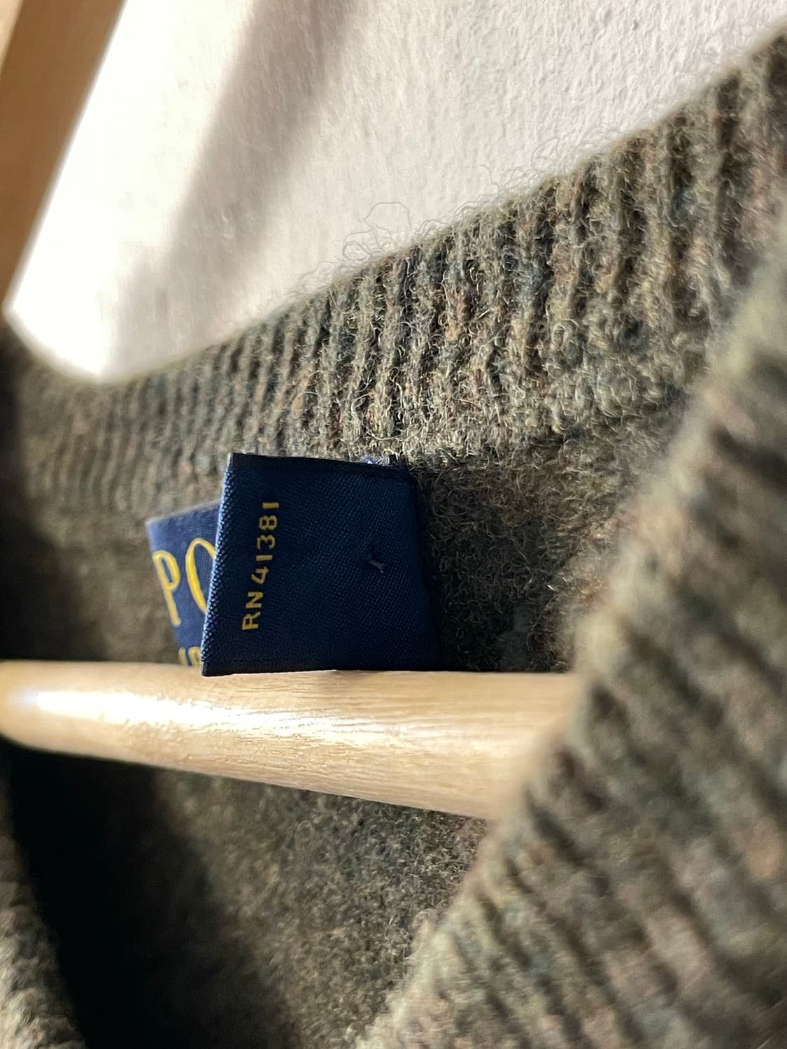 폴로 브이넥 니트  상품이미지7