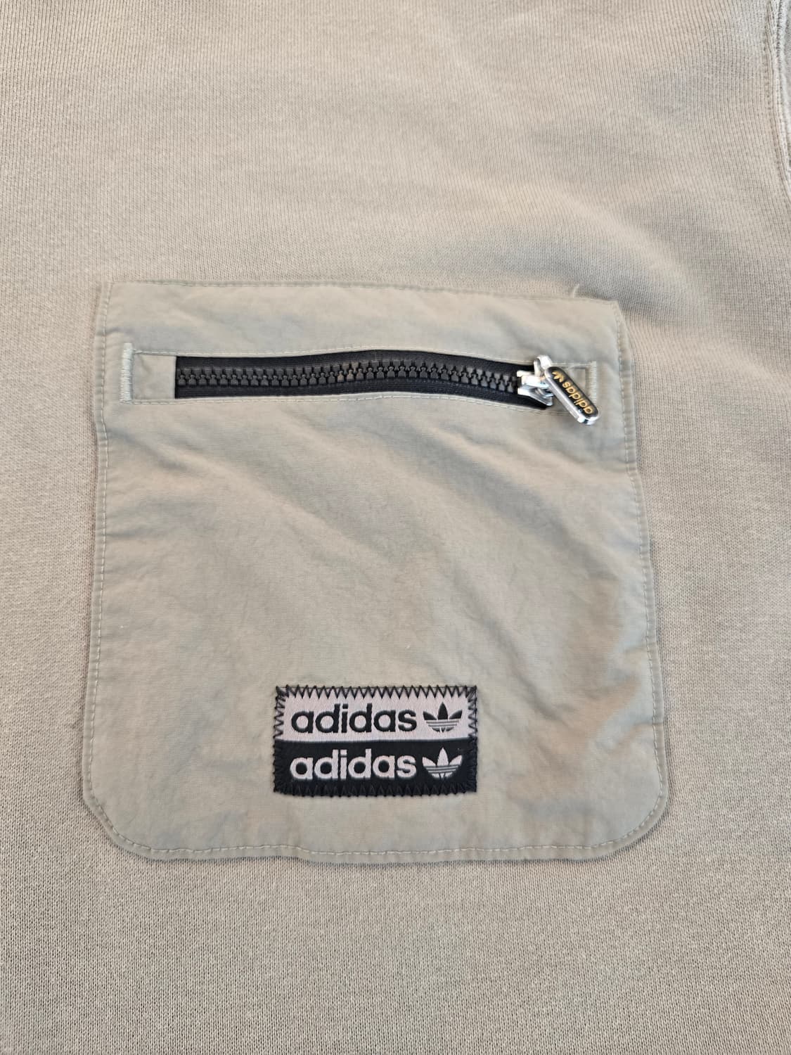 아디다스 크롭한 밀리터리 포켓 맨투맨 티셔츠 M 상품이미지7