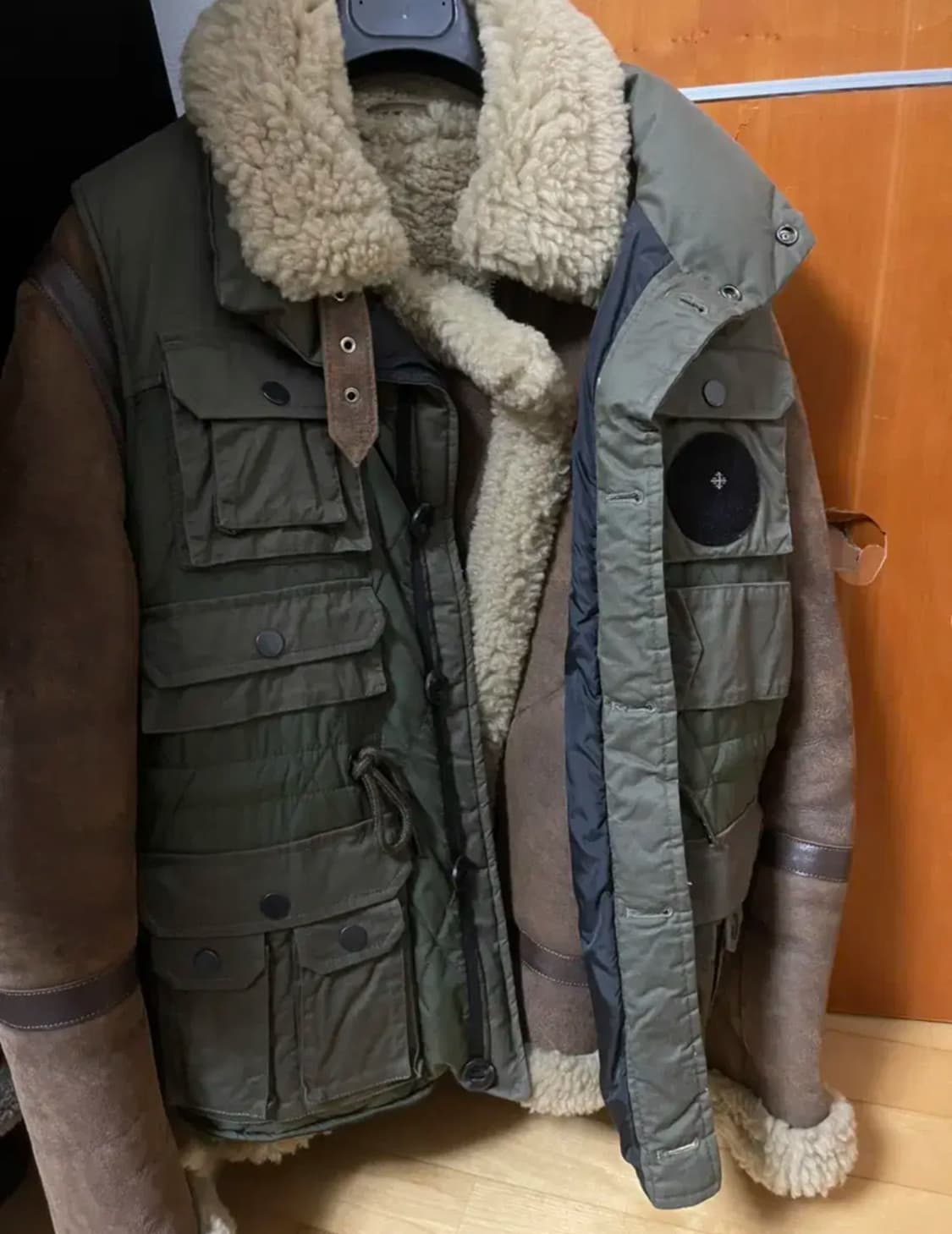 아크네 무스탕 상품이미지1