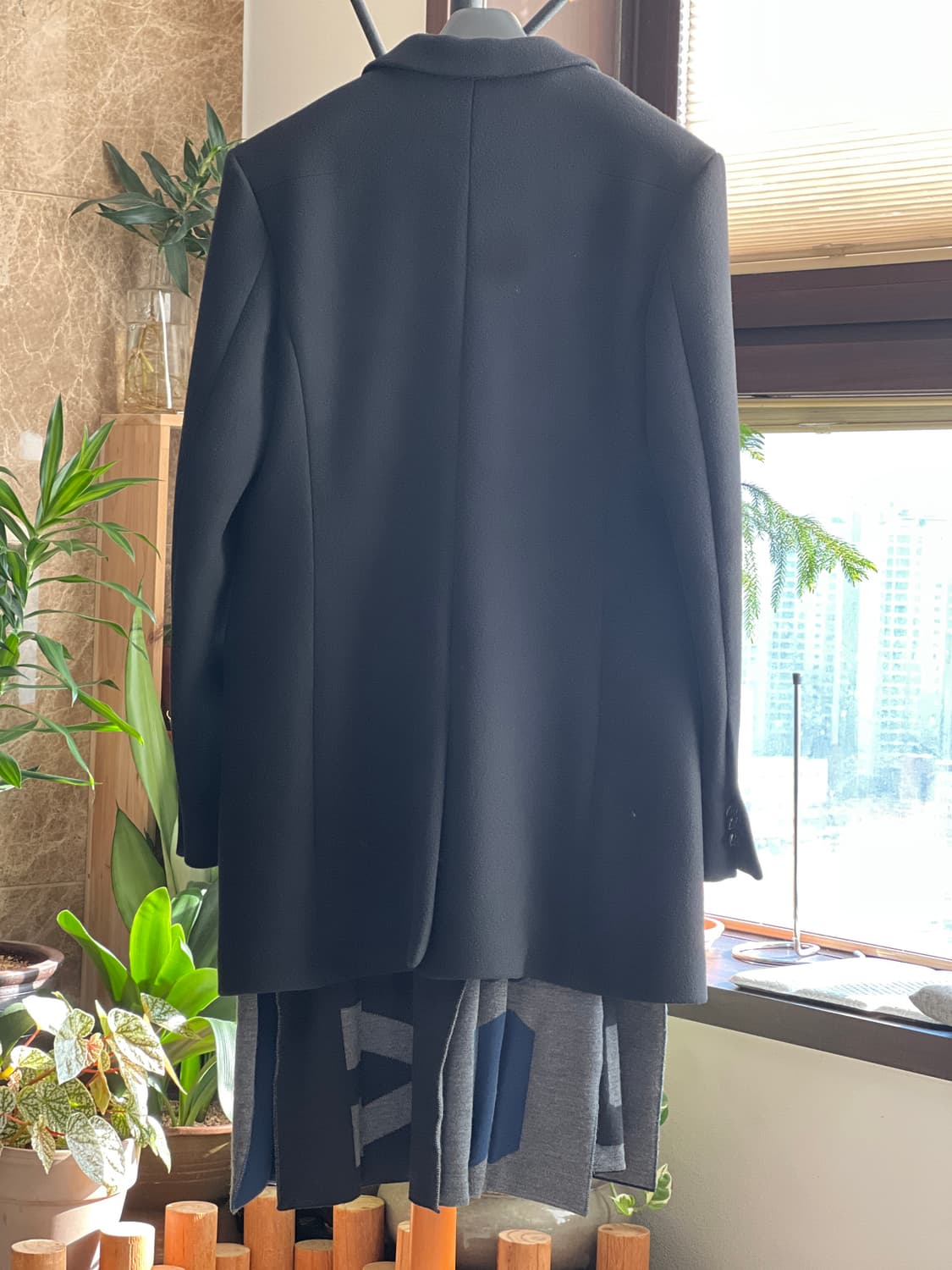 준지 16FW 컬렉션 코트 블랙 50 사이즈 (머플러 디테일) 상품이미지2