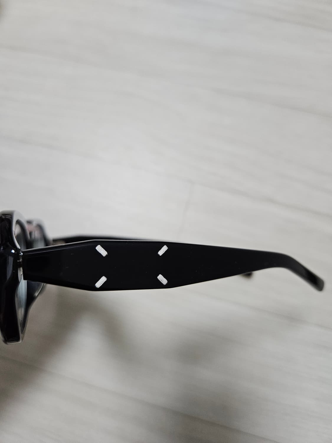 젠틀몬스터 마르지엘라 콜라보 상품이미지4