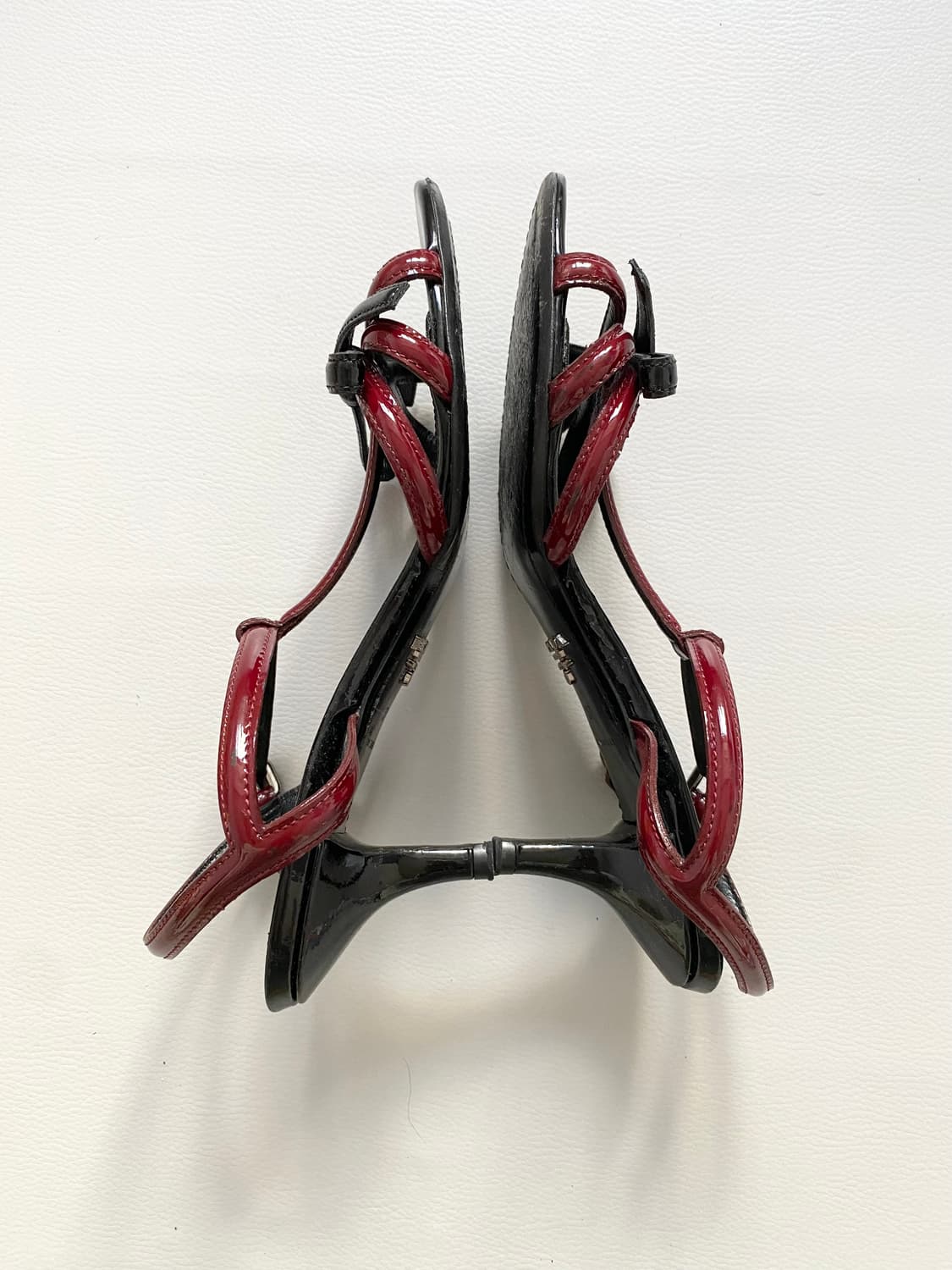 [프라다] (정품) 페이턴트 리본 T-스트랩 샌들 (37/235~240) 상품이미지5