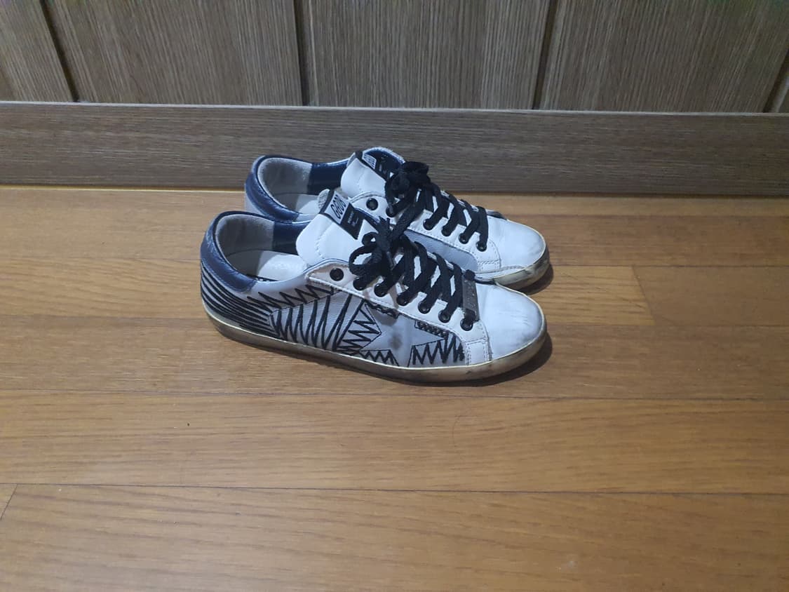 골든구스 한정판 슈퍼스타 260 스니커즈 상품이미지1