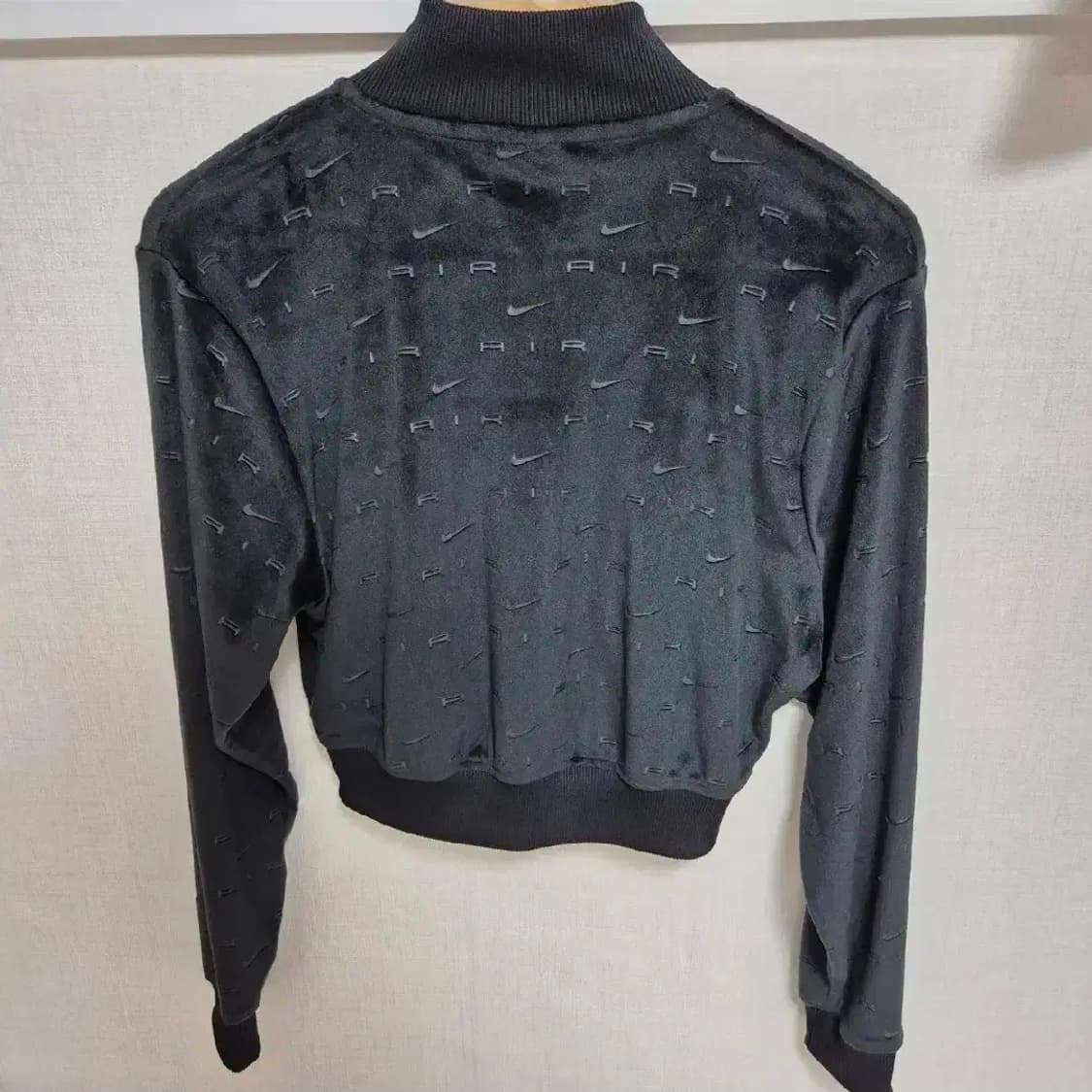 새것상태 나이키 에어 벨루어 자켓 블랙 S 상품이미지4