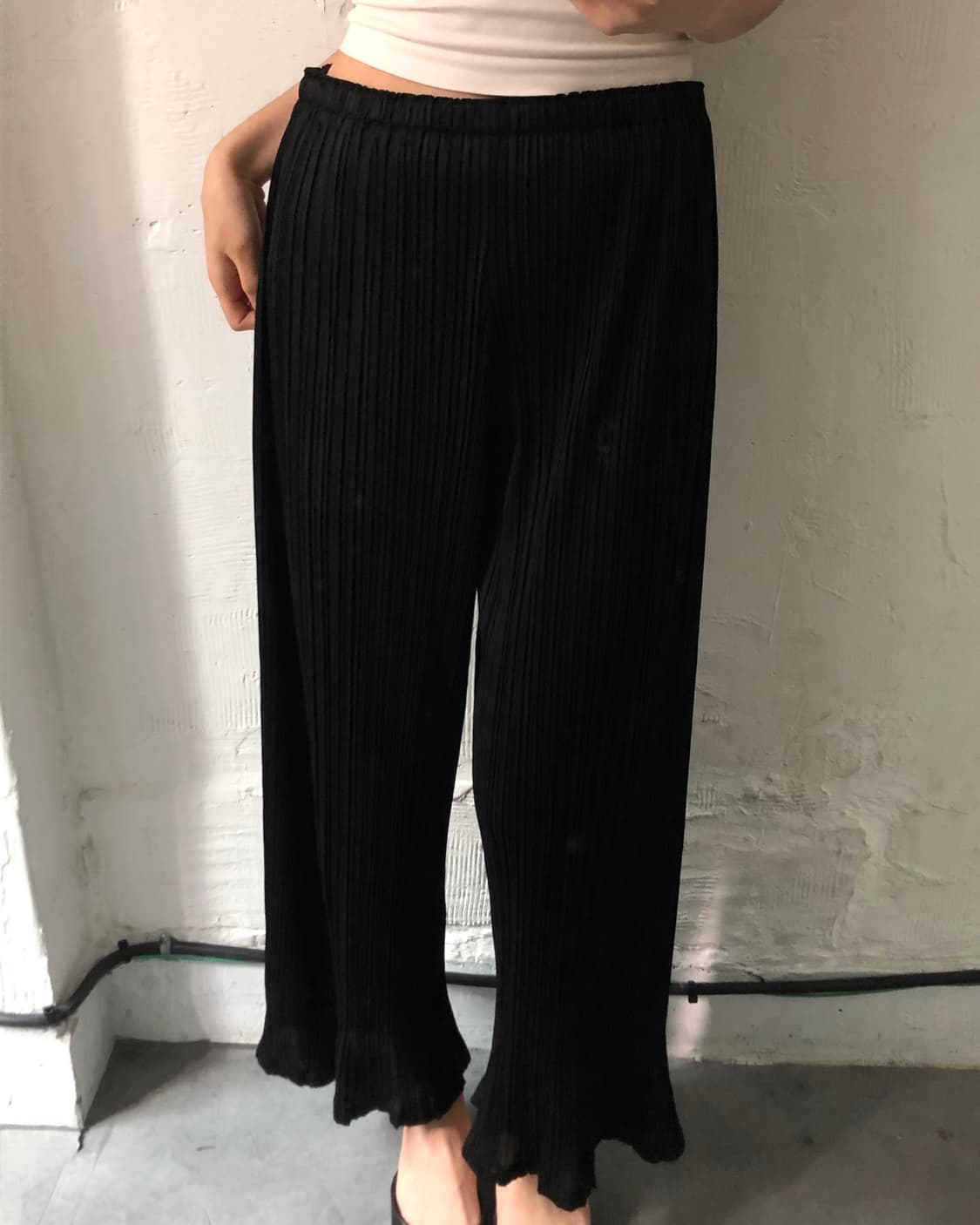 Issey Miyake 이세이미야케 블랙 밑단 러플 플리츠 팬츠 상품이미지2