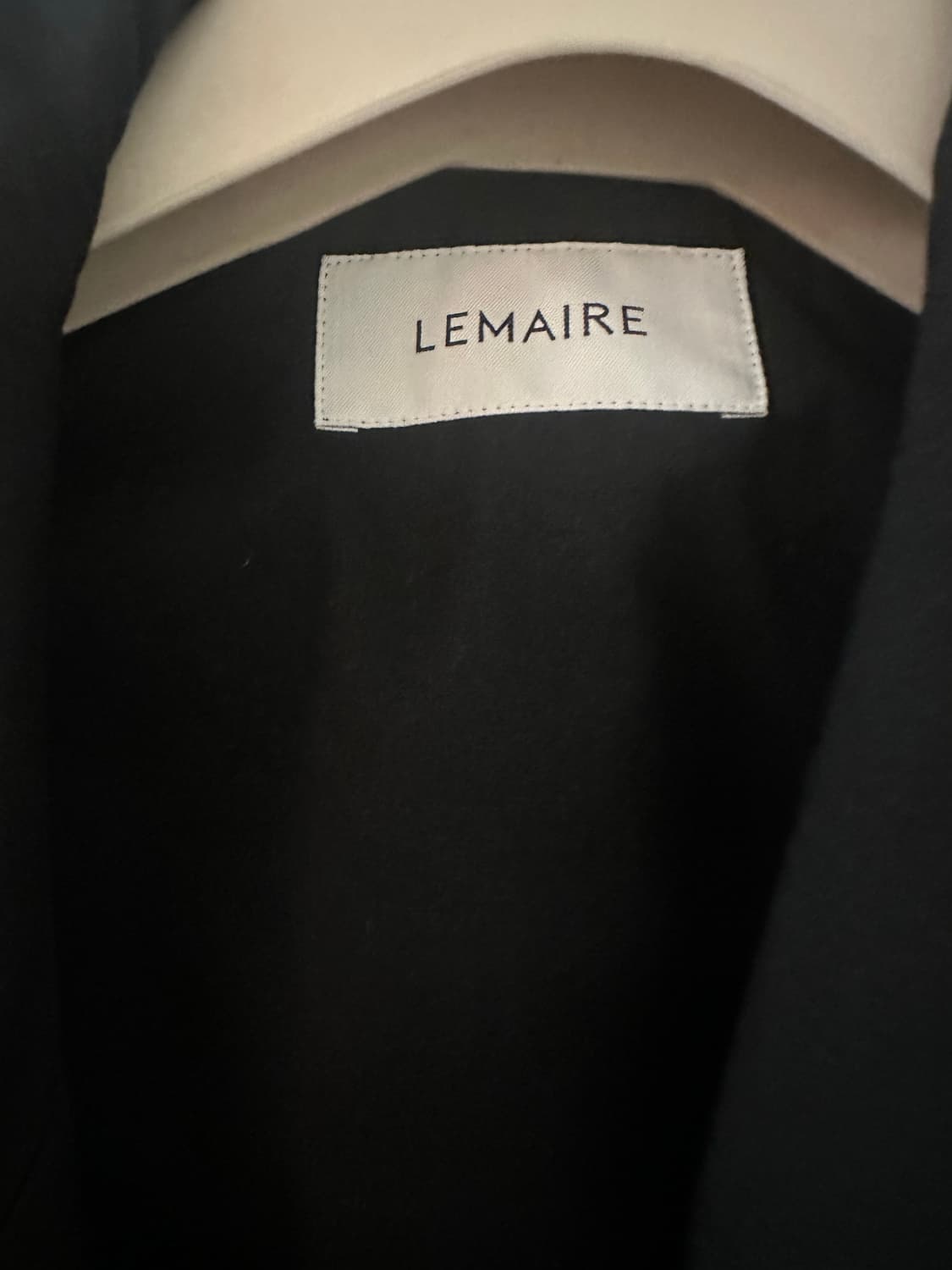 르메르 하프 트렌치 블랙 34 상품이미지2