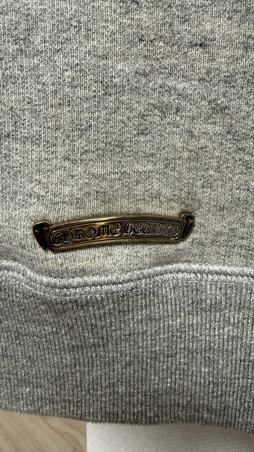 [XL] 크롬하츠 나일론 세메터리 크로스 패치백 맨투맨 그레이 상품이미지4