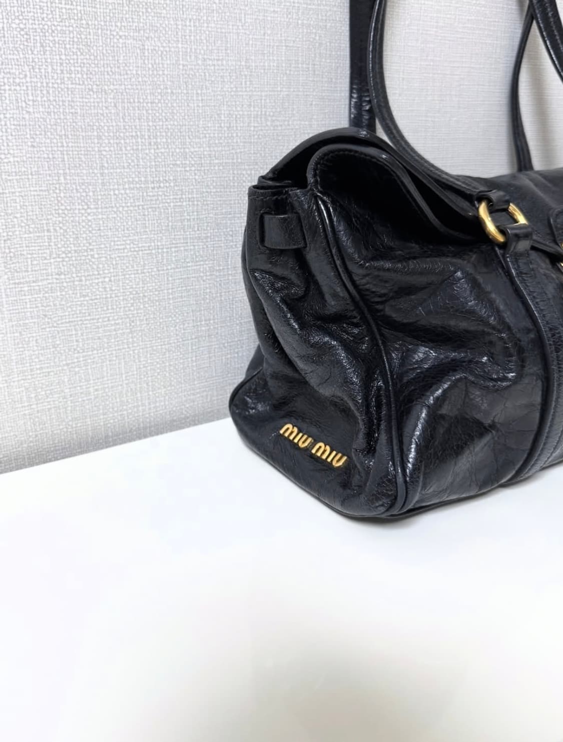 미우미우 플랩 레더 숄더백 상품이미지4