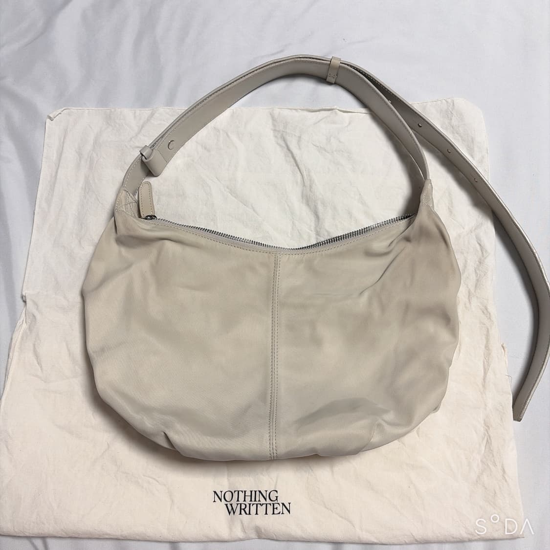 낫띵리튼 호보백 미니솔트 상품이미지1