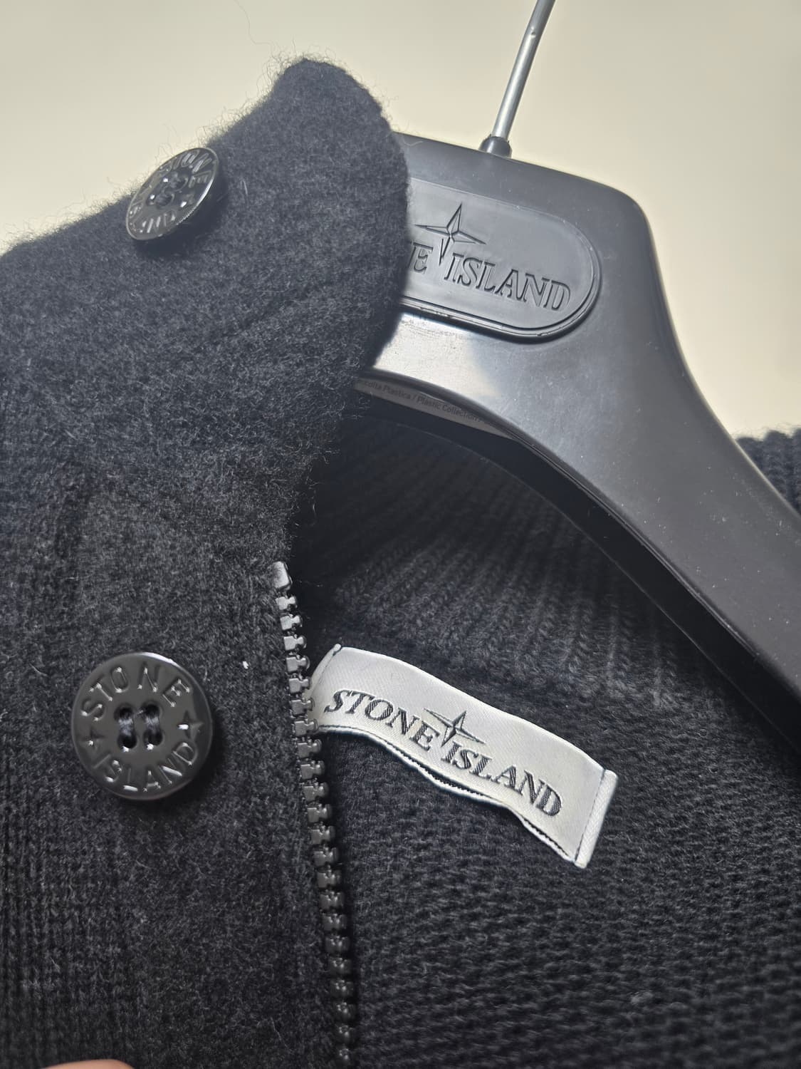 스톤아일랜드 남성 니트 가디건 블랙 상품이미지4