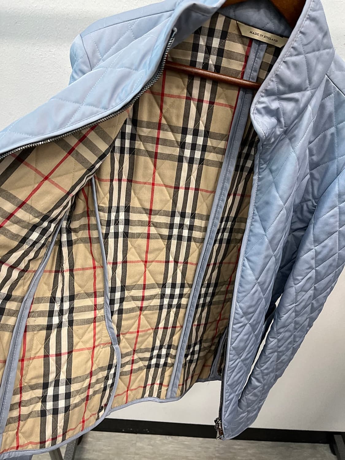 여) 버버리 스카이블루 퀼팅집업  상품이미지3