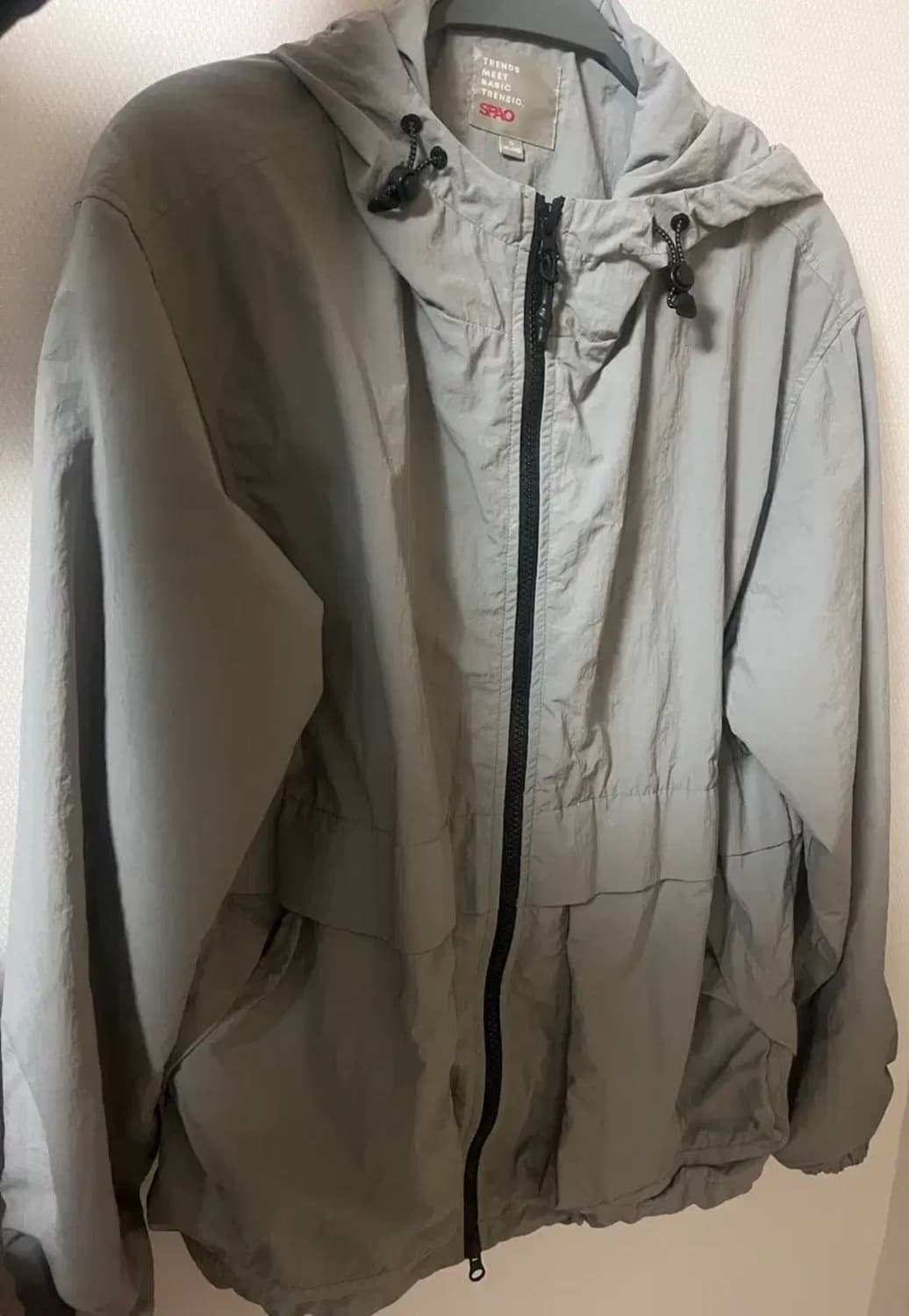 스파오 바람막이 상품이미지1