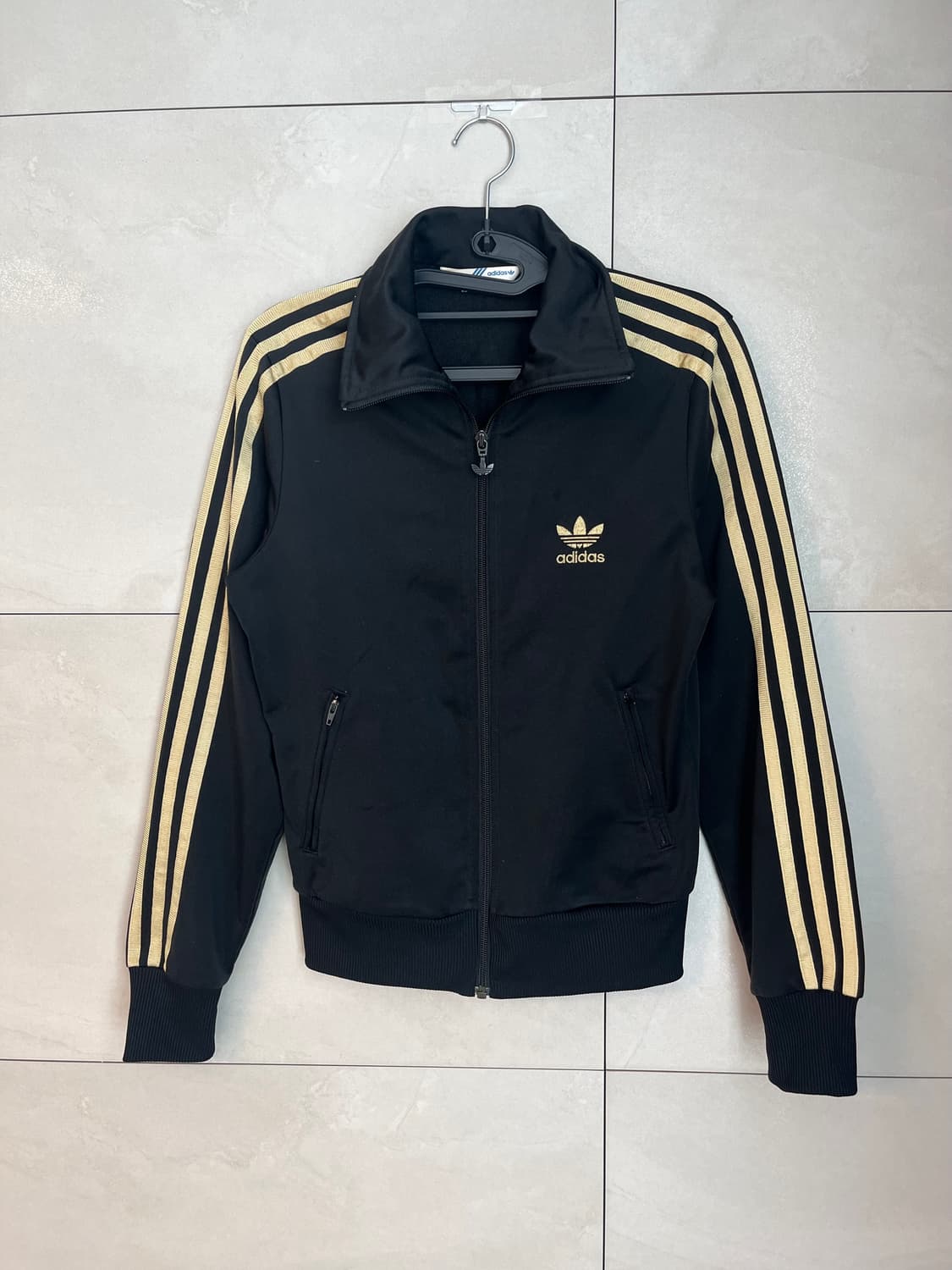 아디다스 제니깔 딱붙핏 파이어버드 검,골 져지 (90) 상품이미지3