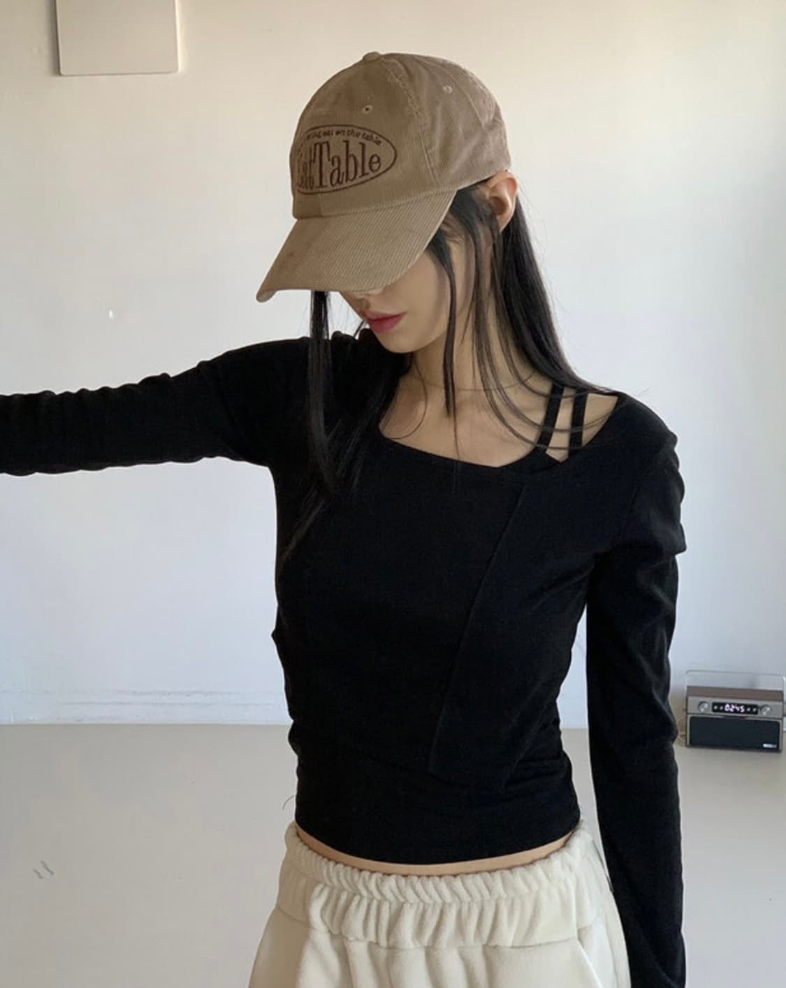 원더원더 절개 트임 기모 크롭 레이어드 긴팔 티셔츠 상품이미지5