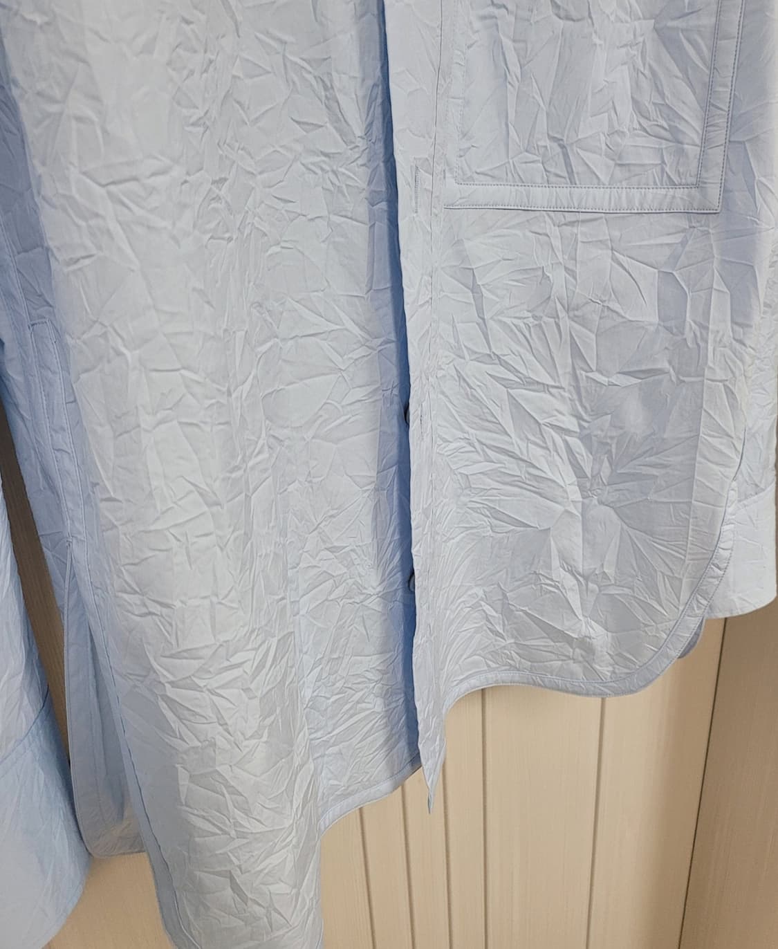 우영미 21SS 크링클 셔츠 블루 50사이즈 상품이미지8