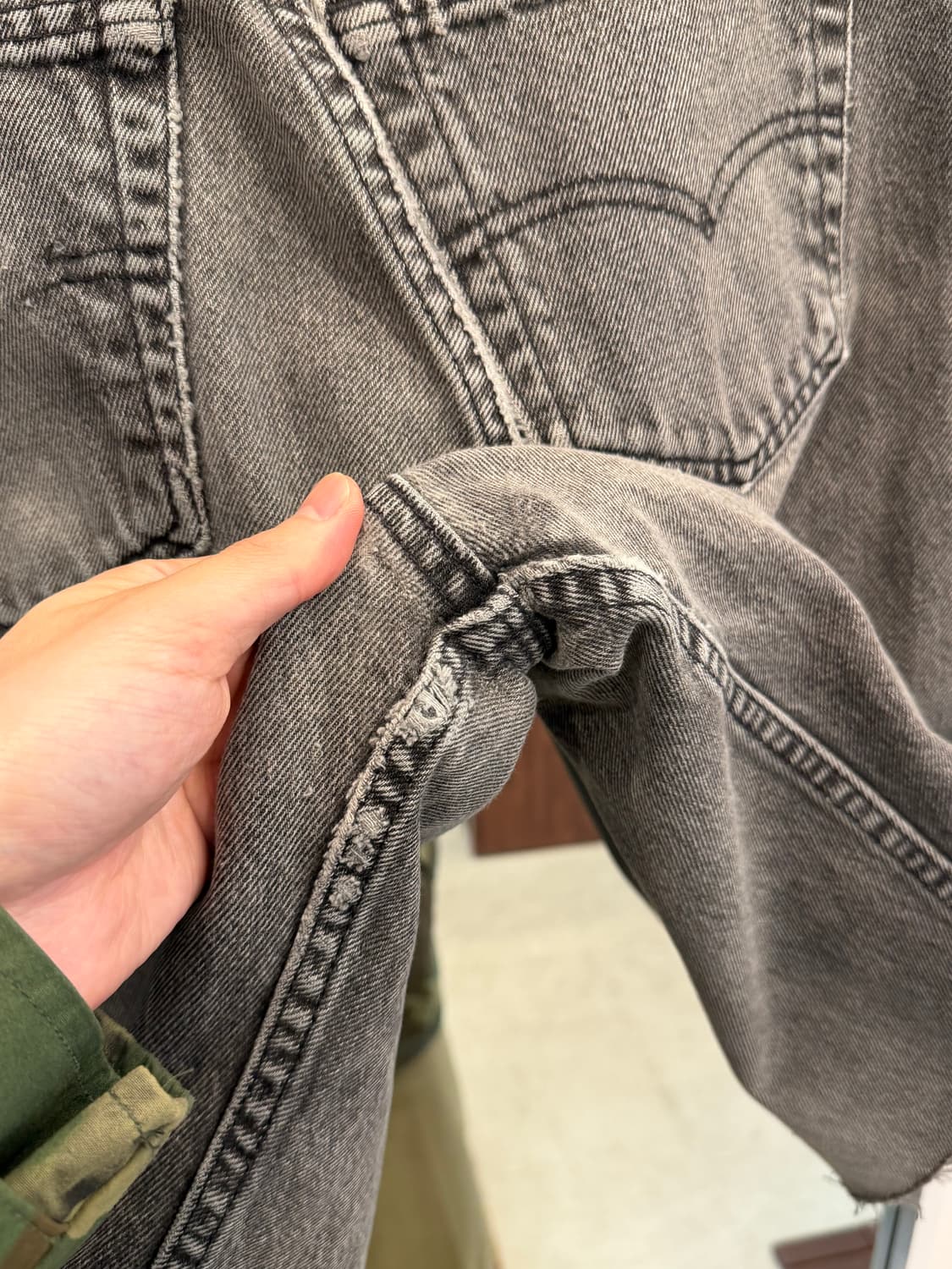 90s Levis 리바이스 560 흑청 컷오프 데님 쇼츠 (USA)) 상품이미지7
