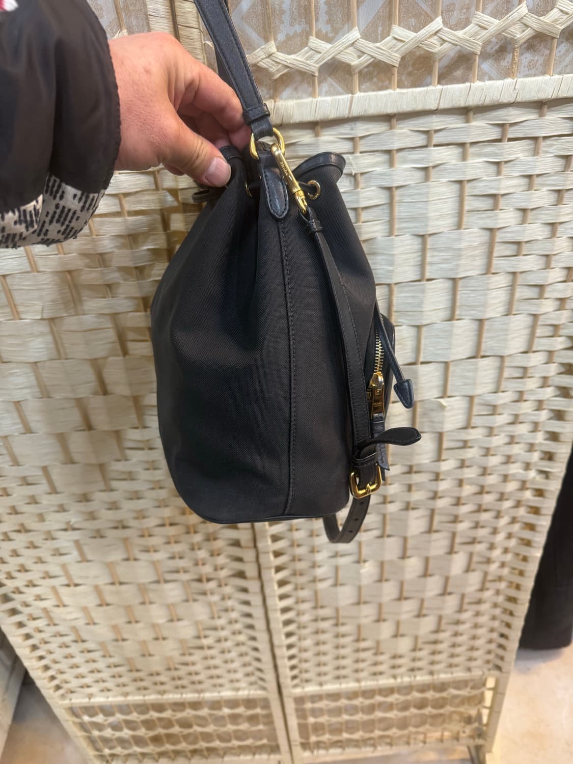 정품 프라다 자가드 버킷백 팝니다 상품이미지5