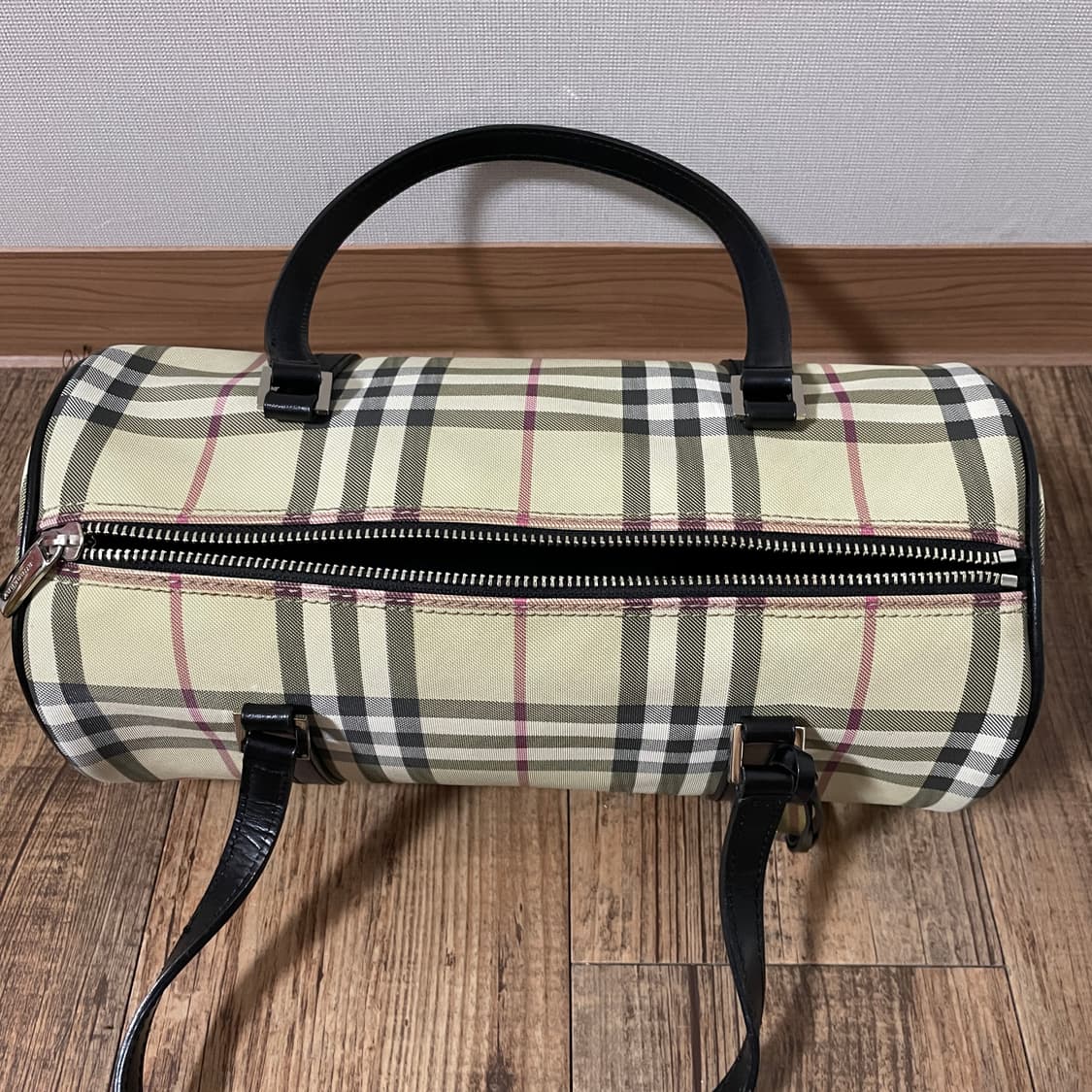 버버리 원통 노바체크 백 상품이미지3