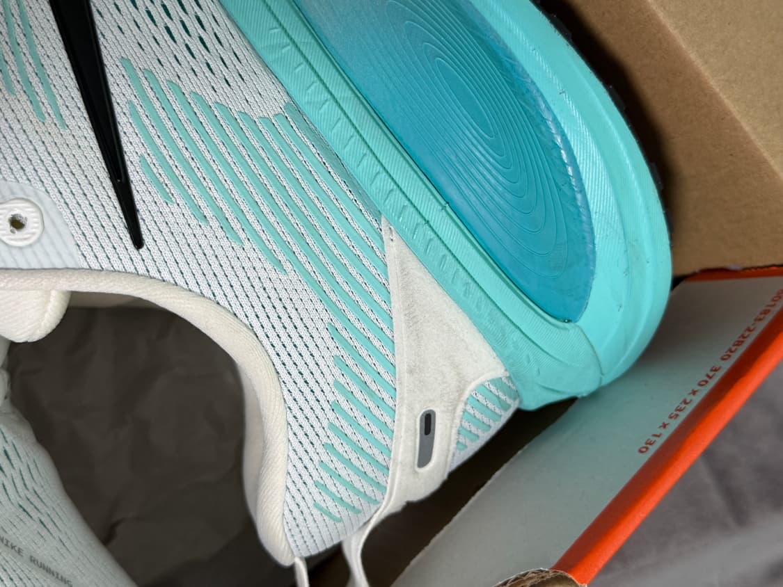 나이키 보메로 18 상품이미지5