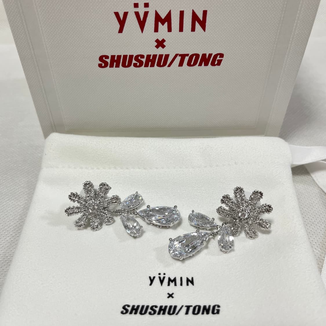 슈슈통 x YVMIN 26ss 플라워 드롭 귀걸이 상품이미지1