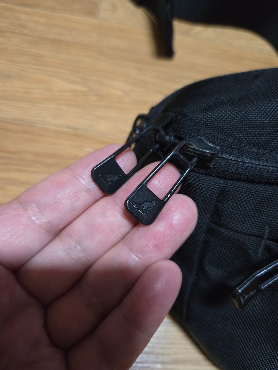 캉골 블랙 슬링백 힙색 상품이미지4