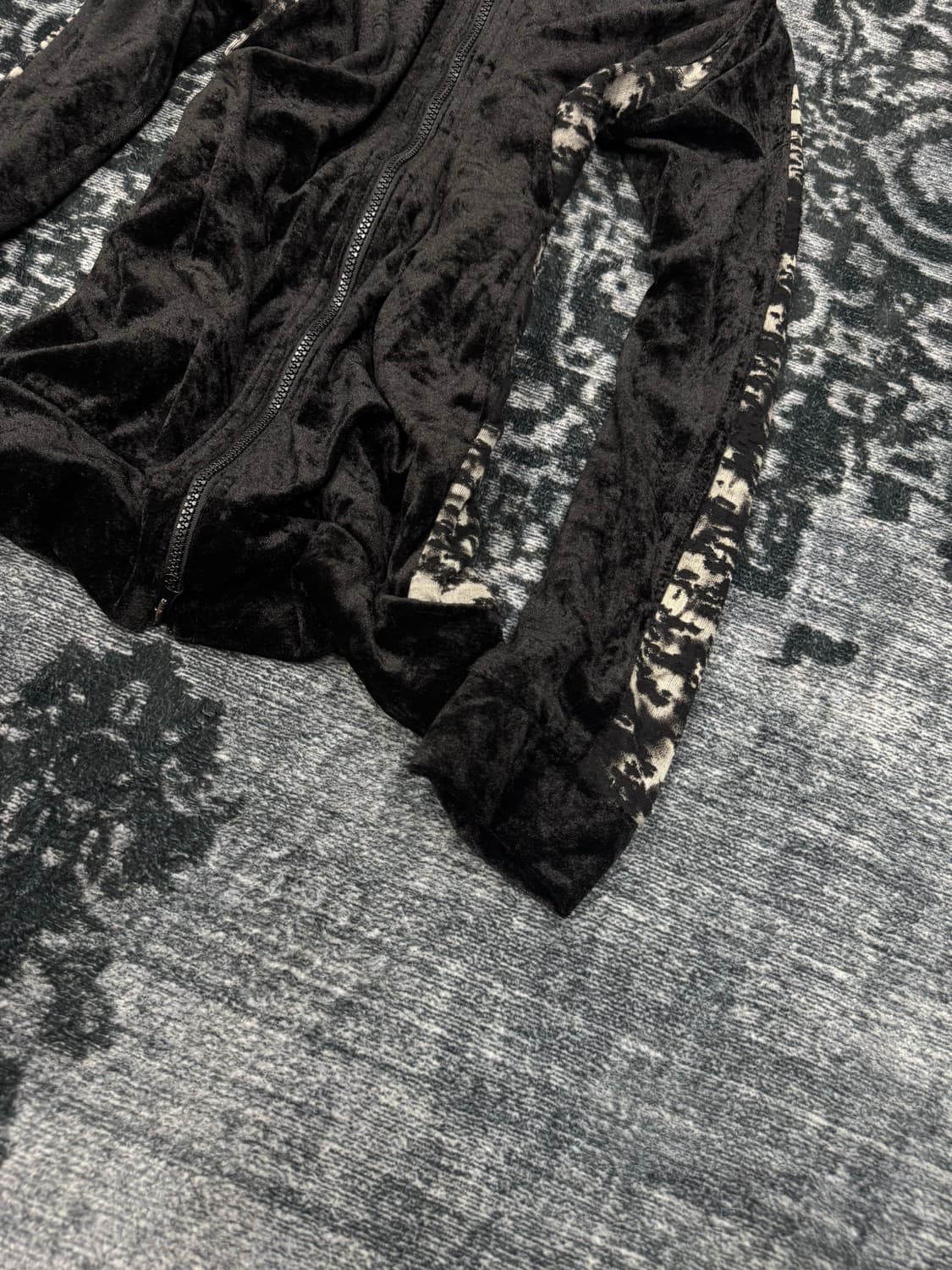 Algonquins back printing velour parker 상품이미지6