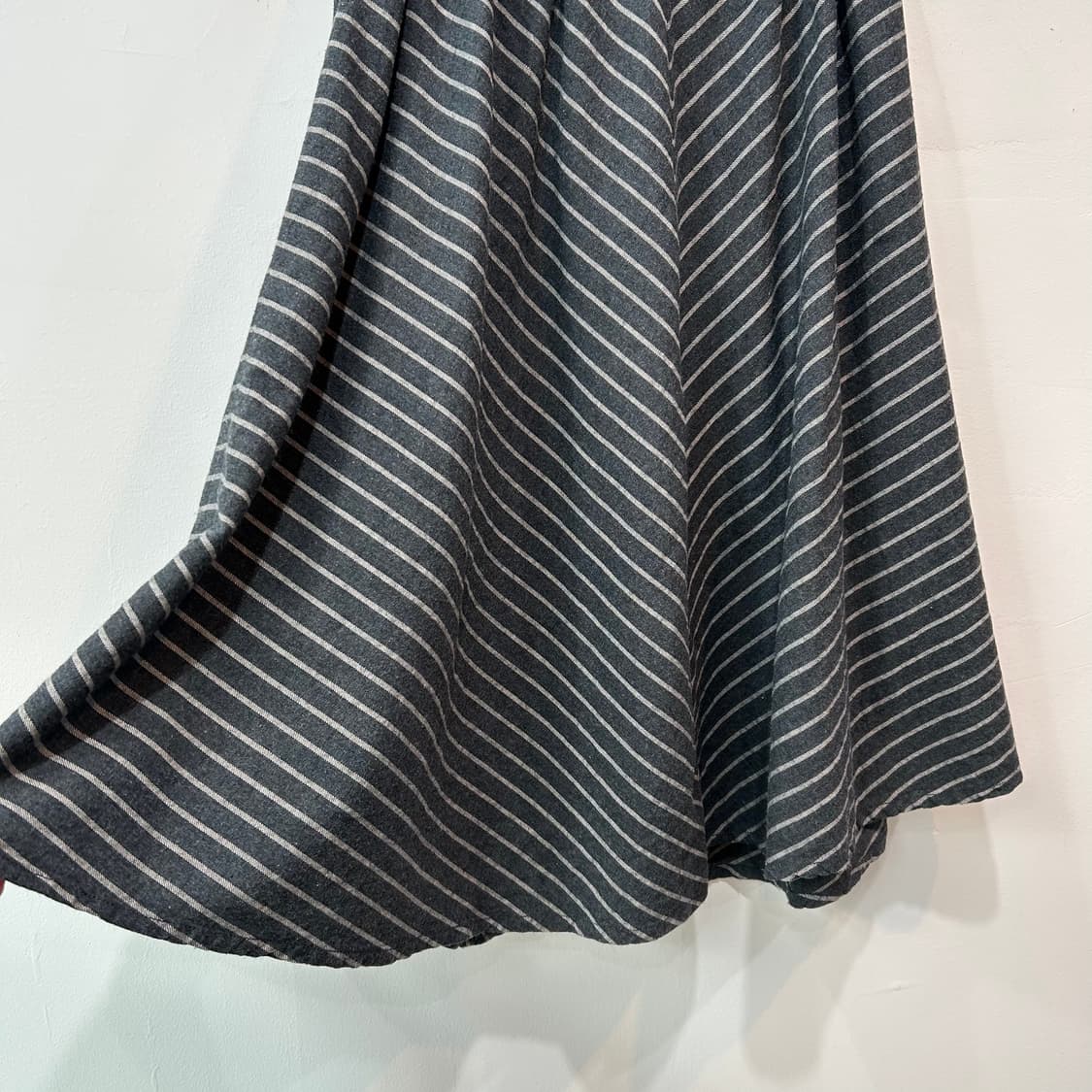 스트라이프패턴 플레어 스커트 상품이미지5