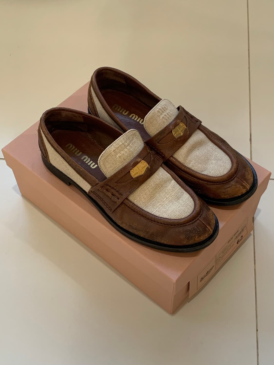 미우미우 리넨 레더 페니 로퍼 상품이미지1