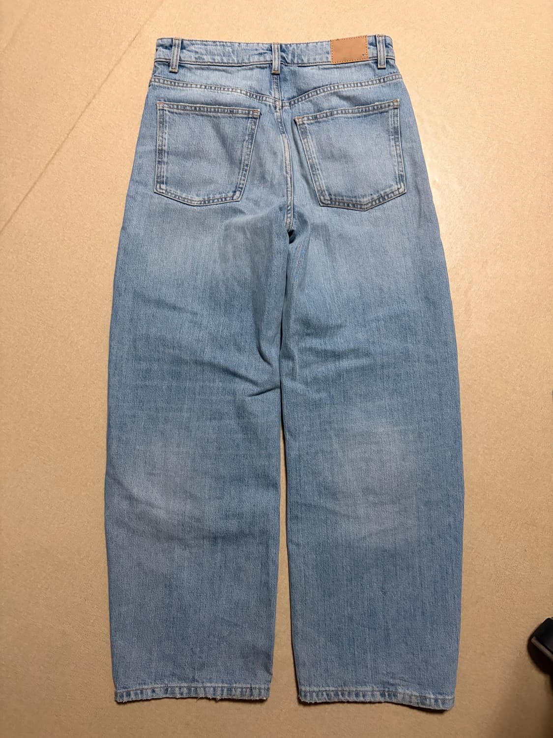 자라 TRF MID-RISE BAGGY BARREL JEANS  상품이미지2