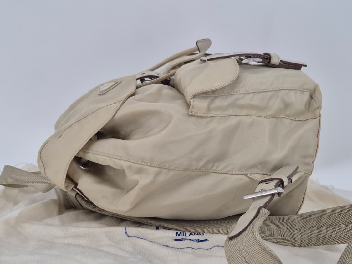 프라다나일론 스몰 백팩 아이보리컬러 상품이미지4