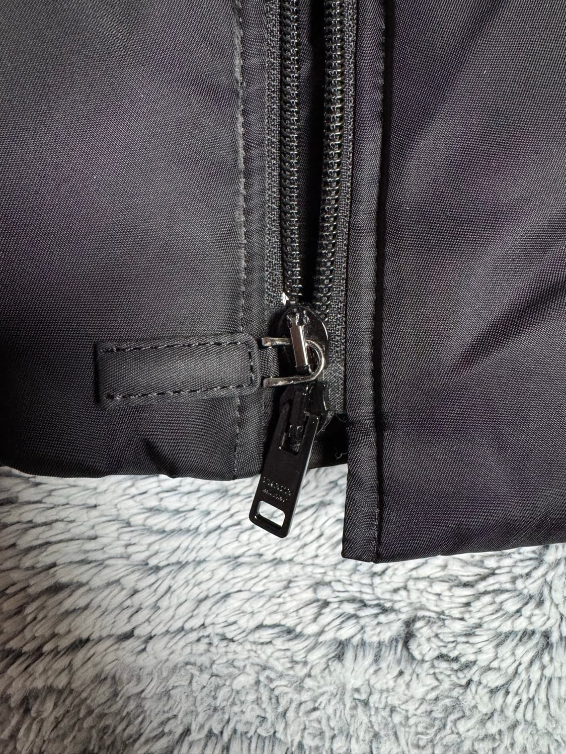 프라다 리나일론 다운 자켓 패딩 M 상품이미지3