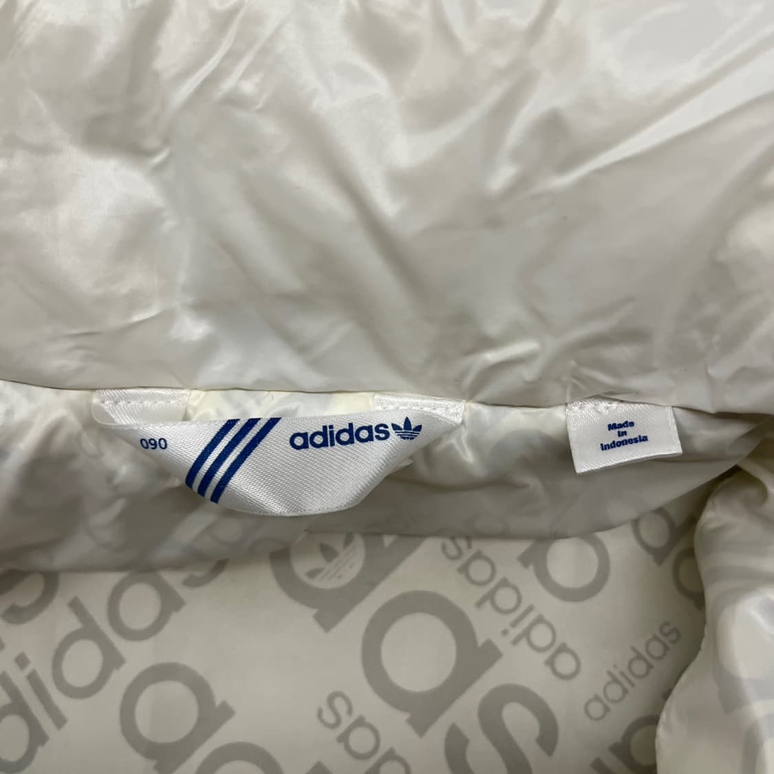 아디다스 화이트 실버 퀄팅 패딩 90 상품이미지5