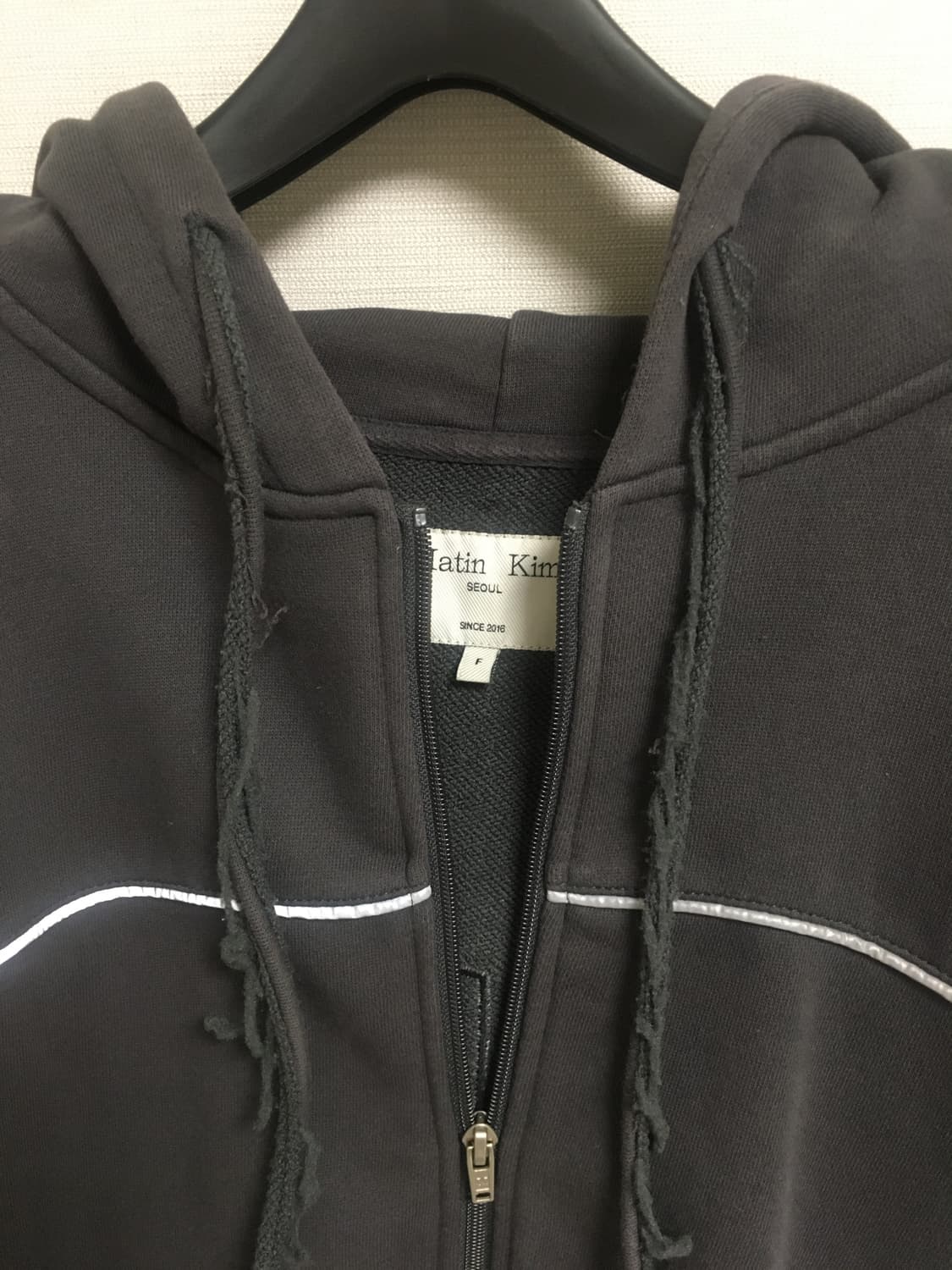 마뗑킴 후드집업 차콜 상품이미지3