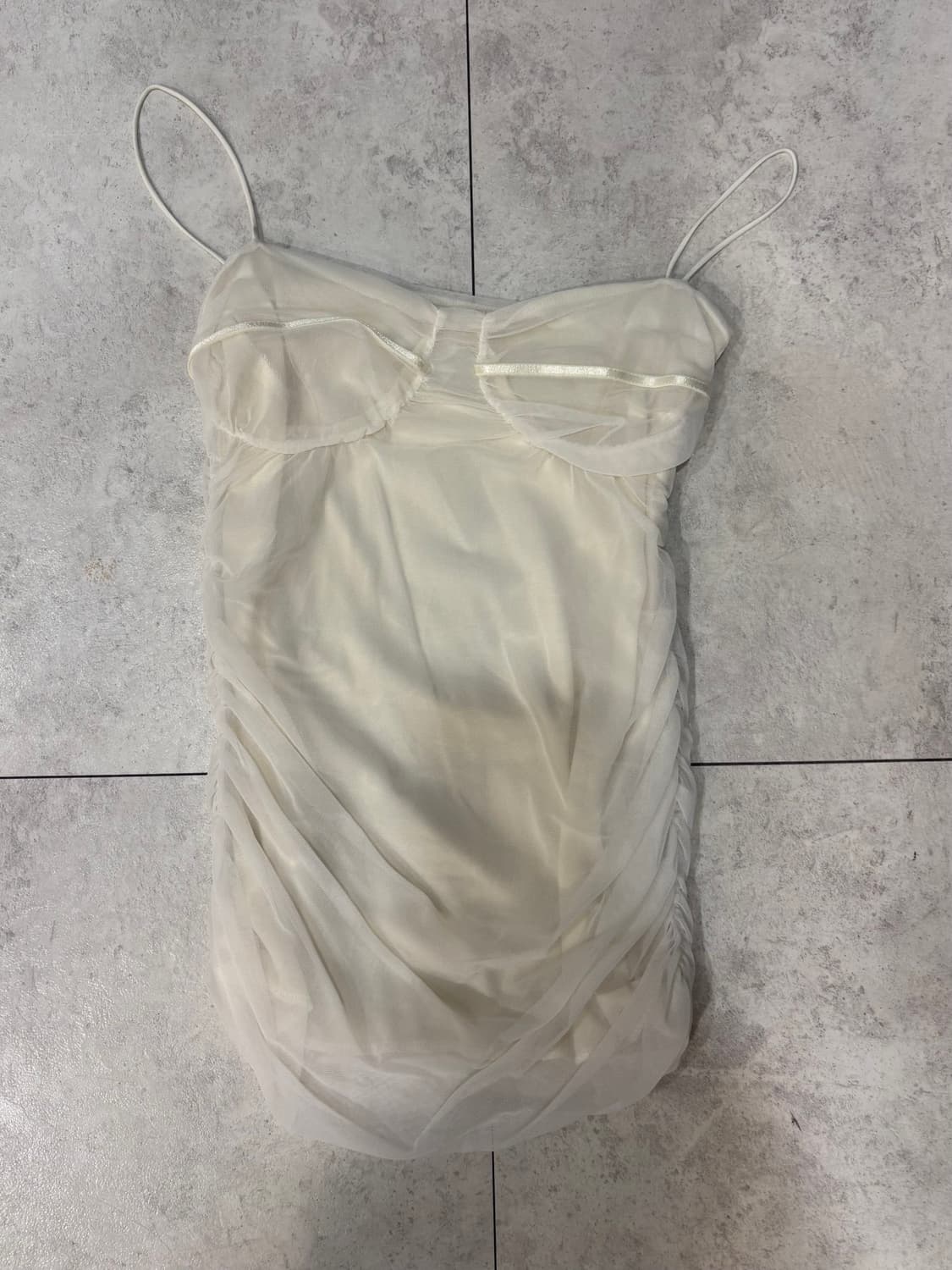 루즈슬립오버) Mesh Line Shirred Camisole Cream 상품이미지4