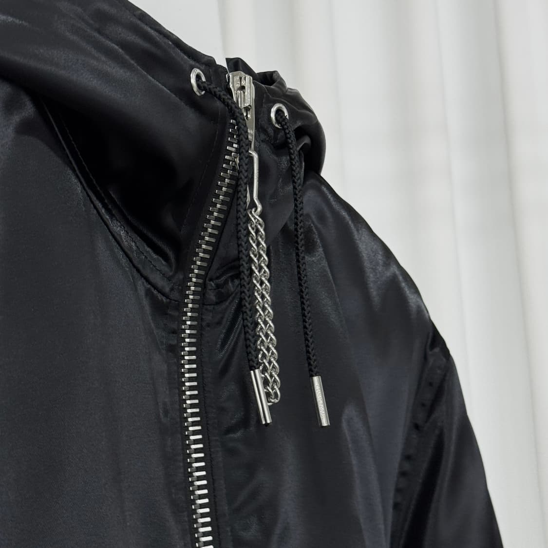 [정품] 24FW 셀린느 백로고 후드 봄버 새틴 (46size) 상품이미지6