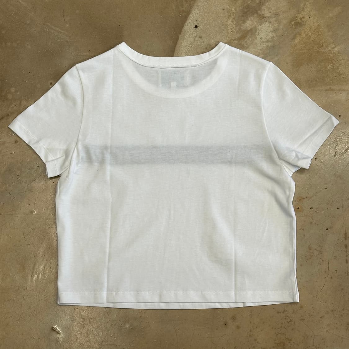 M 새상품 마뗑킴 여성용 빅로고 화이트 크롭 반팔 티 상품이미지3